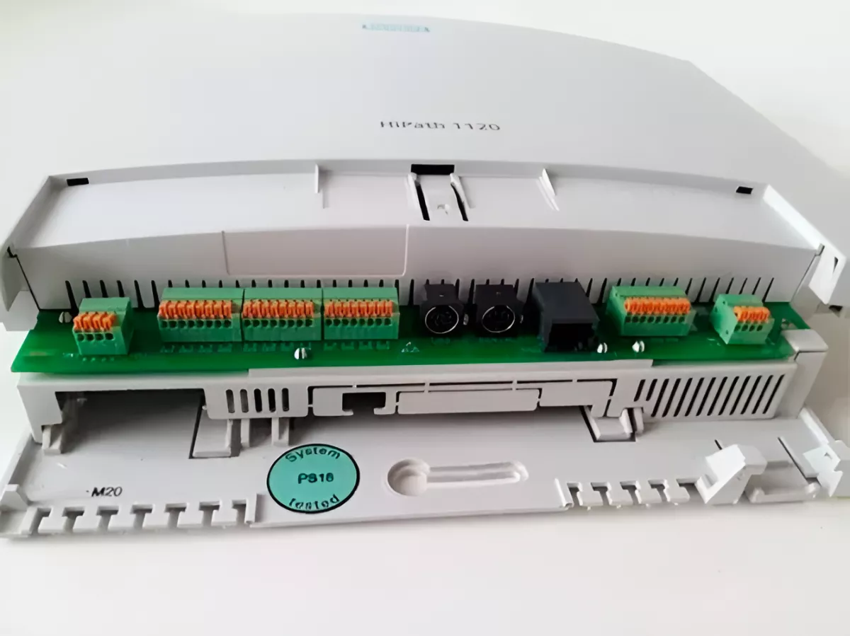 Pabx Siemens Hipath 1120 V7 (06 Linhas/12 Ramais) Pabx Siemens Hipath 1120 V7 (06 Linhas/12 Ramais)